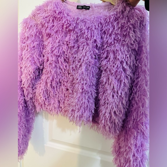 Zara feather effect sweater up for grab - Picture 2 of 3
